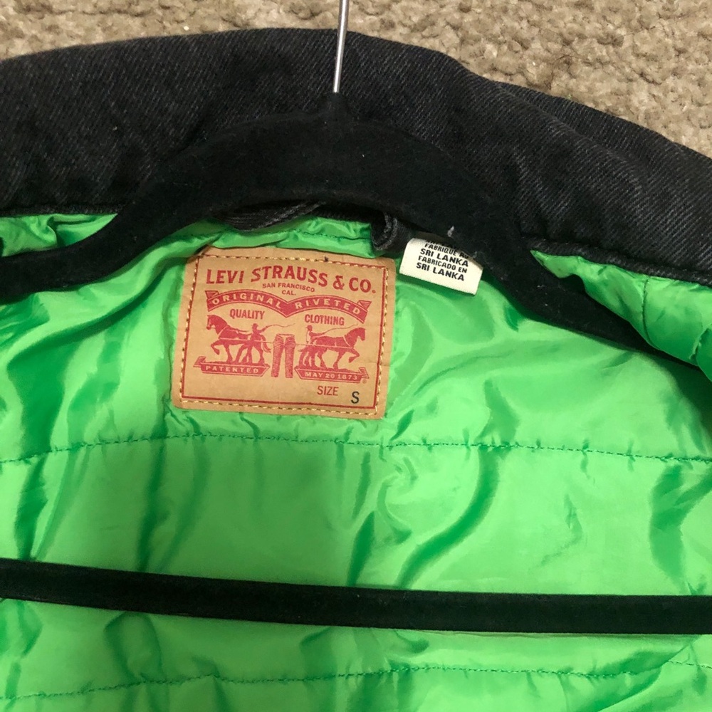 Levi's Black Jean Jacket with Green Lining Size Small - Picture 5 of 9